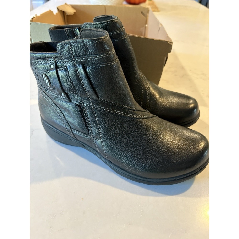 Clarks Womens Carleigh Style Flat Ankle Boots 6.5M Bootie Black Faux Leather